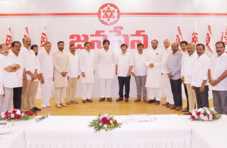 Pawan Kalyan Charts Clear Course for Janasena at ‘Senatho Senani’ in Visakhapatnam