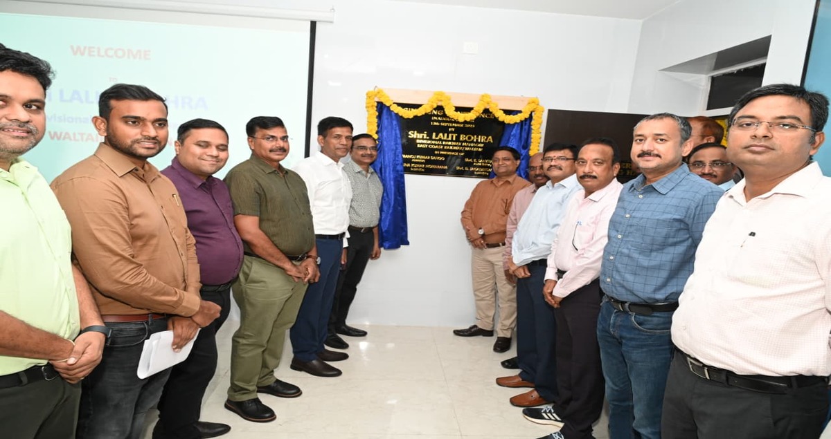 DRM reviews infrastructure and safety measures at Waltair Division