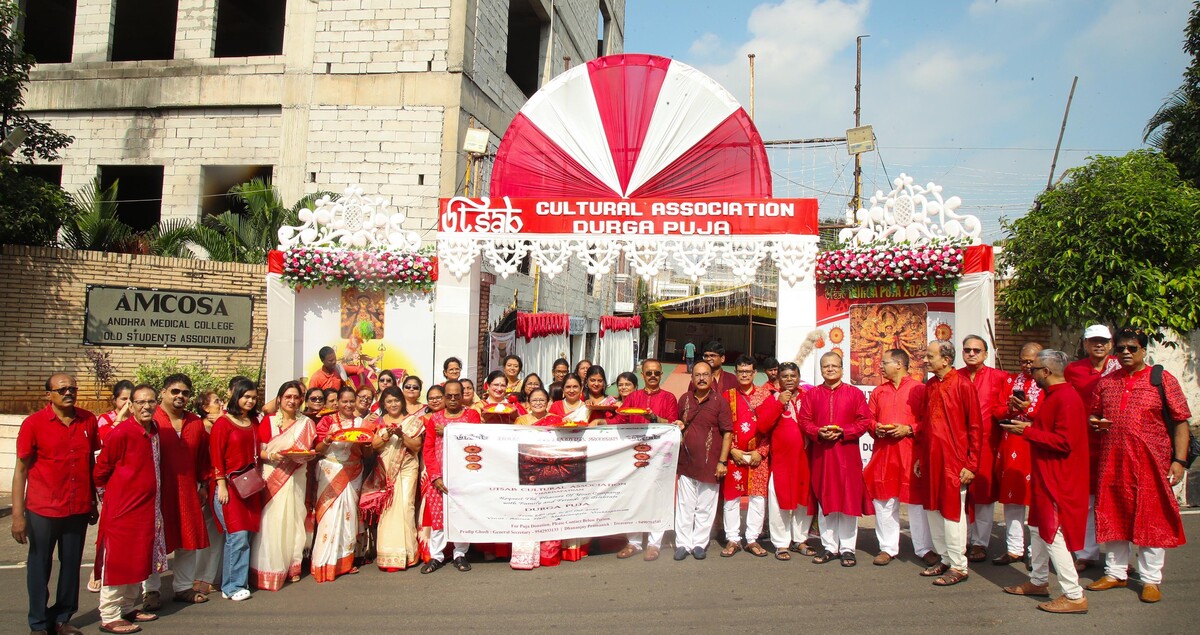 UTSAB Cultural Association Organises Prabhat Pheri for Durga Pujo Celebrations