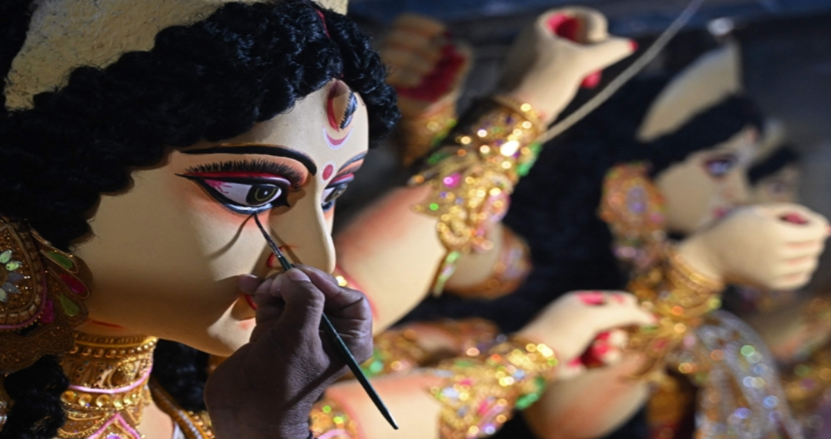 Kolkata Artisans Keep a Generational Tradition Alive in Visakhapatnam Ahead of Navaratri