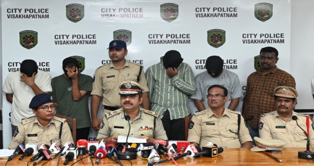 Man Robs His Own House to Repay Debts, Arrested Along with Friends