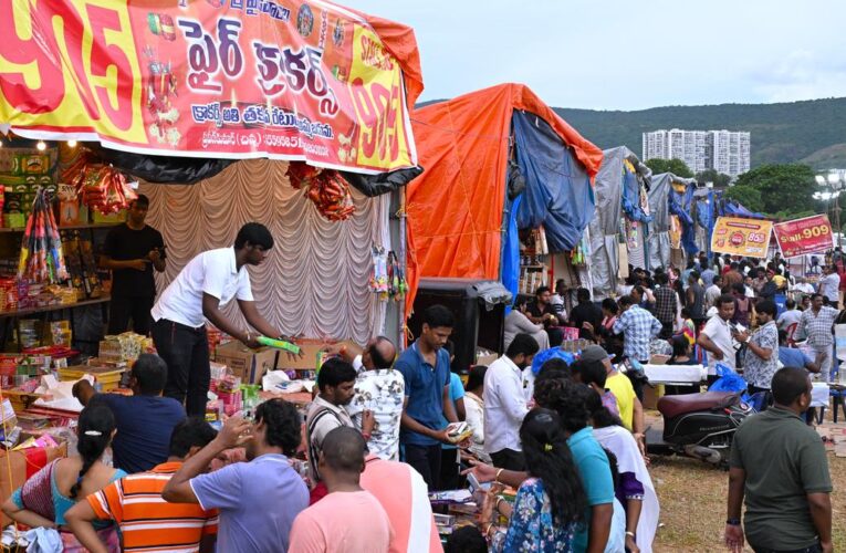 Crowds Throng AU Grounds for Diwali Firecrackers