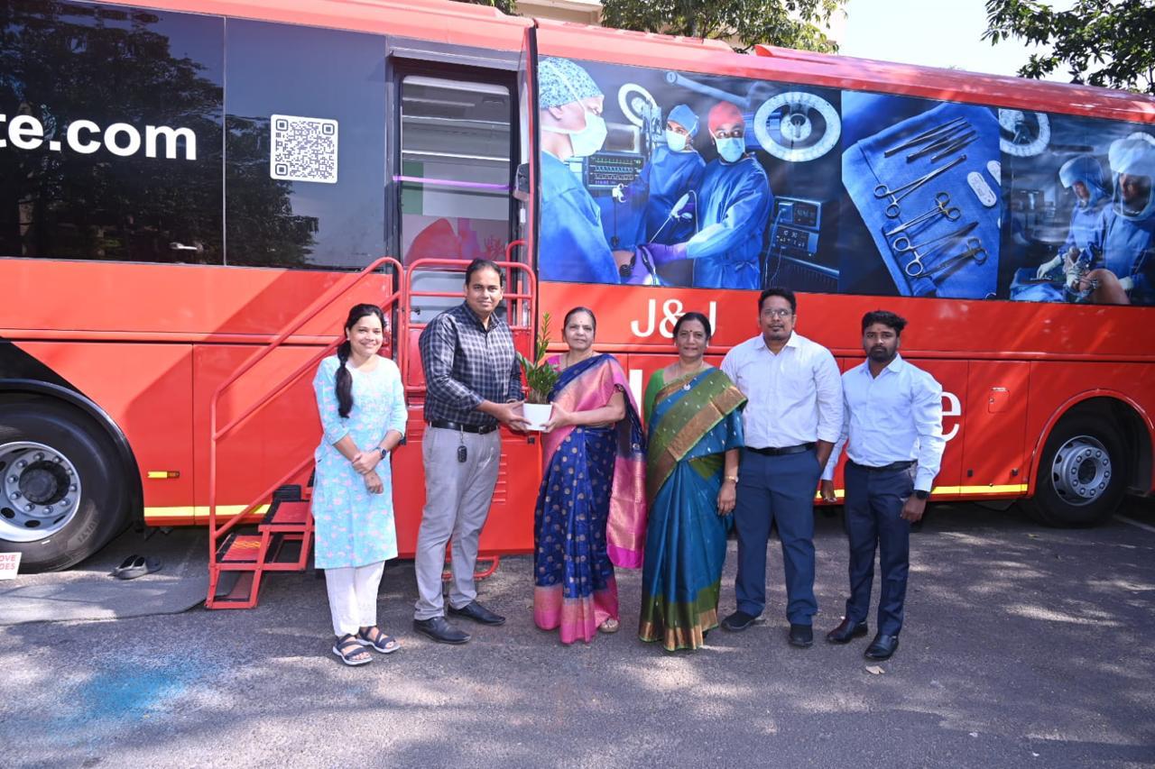 Mobile Skill Lab Begins Laparoscopic Training at AMC and KGH