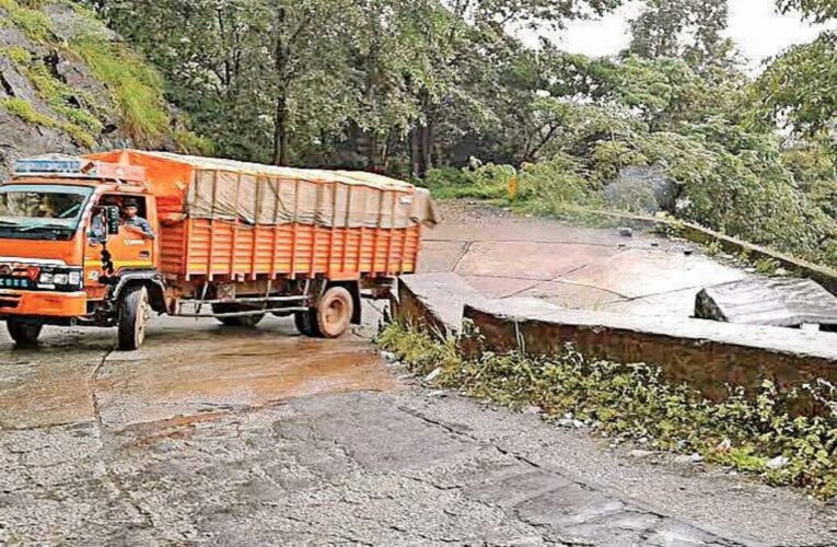 Night ban on heavy vehicles on ASR ghat roads after bus tragedy