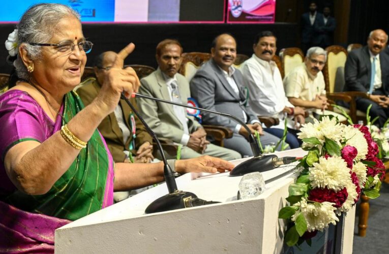 Ethical living key to success, says Sudha Murty at AU alumni meet