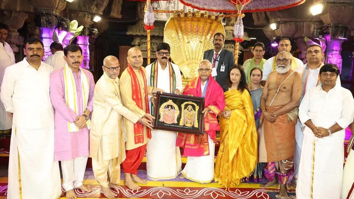 Mauritius President offers prayers at Tirumala temple