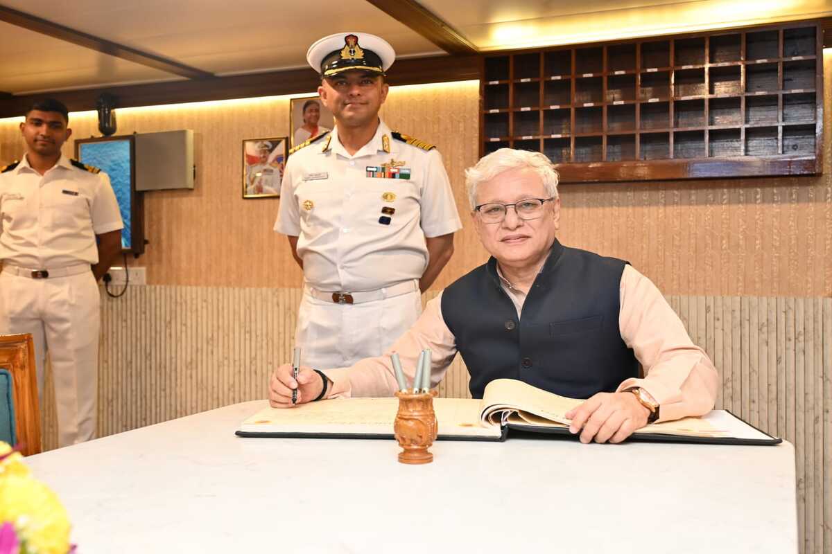 Telangana Governor visits naval platforms in Visakhapatnam