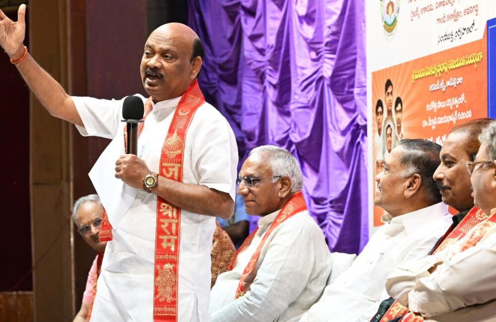 Speaker flays MLAs for raising issues outside House