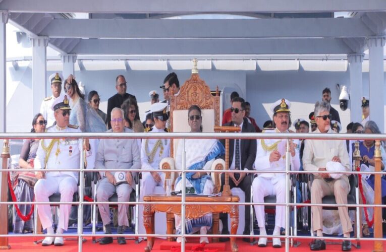 President Murmu Reviews IFR 2026 off Visakhapatnam