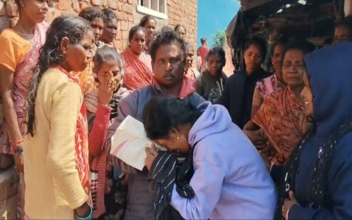 Tribal Protest in GK Veedhi Over Alleged Medical Negligence