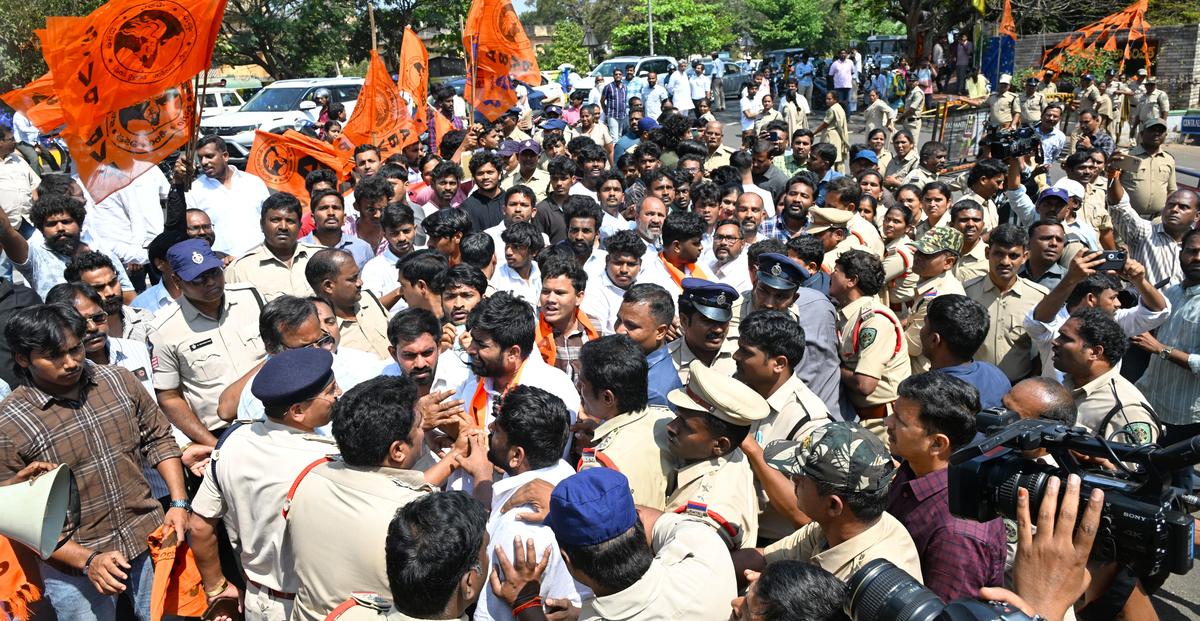Andhra University Tense for Fifth Day After Student Clashes