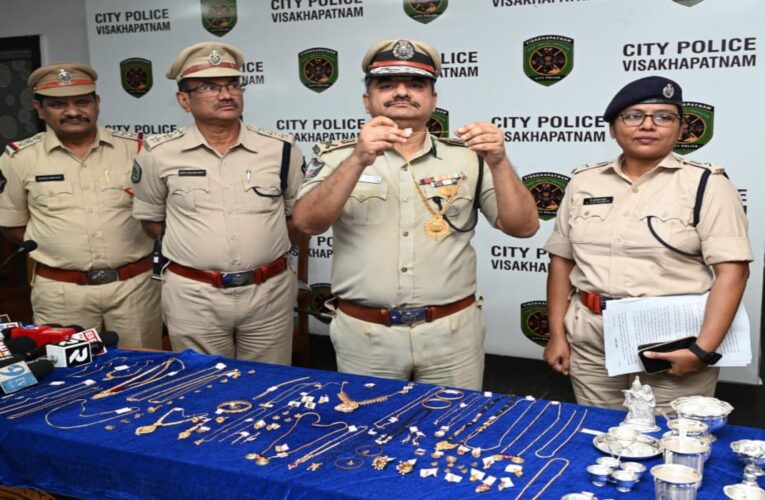 Visakhapatnam police crack 26 burglary cases, arrest accused