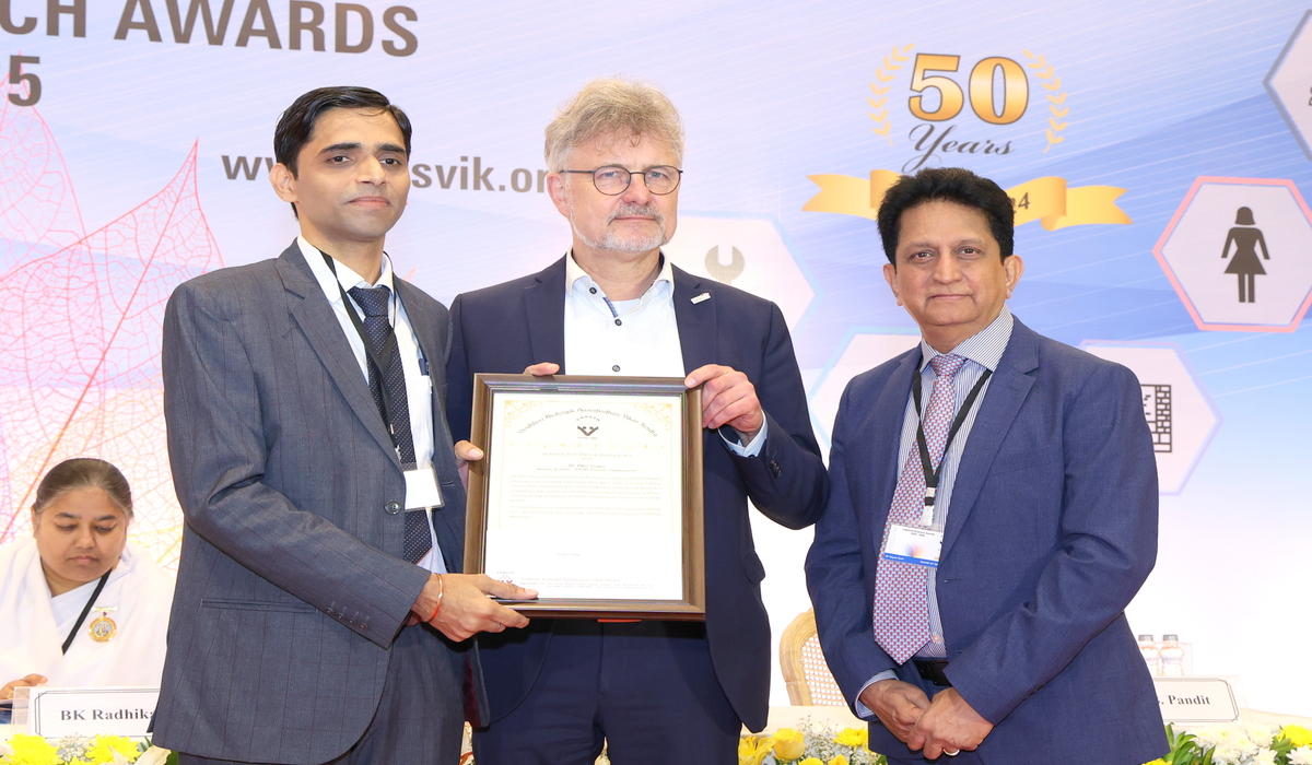 GITAM professor wins VASVIK award for antimicrobial research