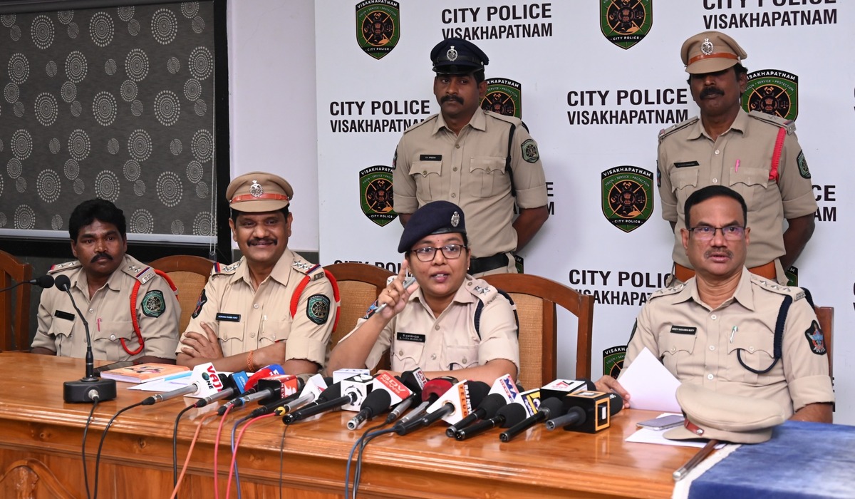 IV Town Police Crack ₹28 Lakh Gold Theft in Hours