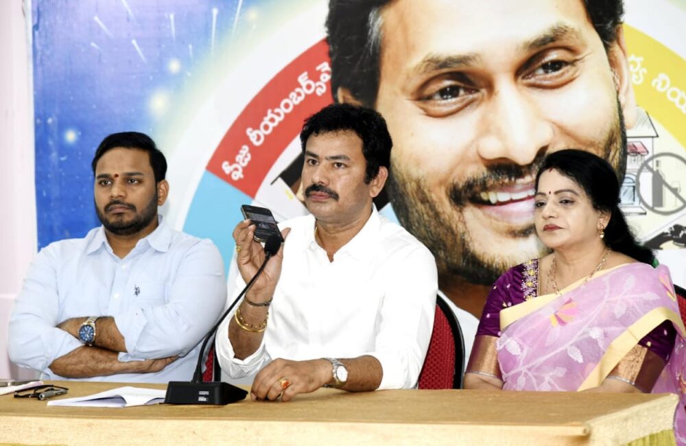 YSRCP accuses ruling alliance of politicising Tirumala issue