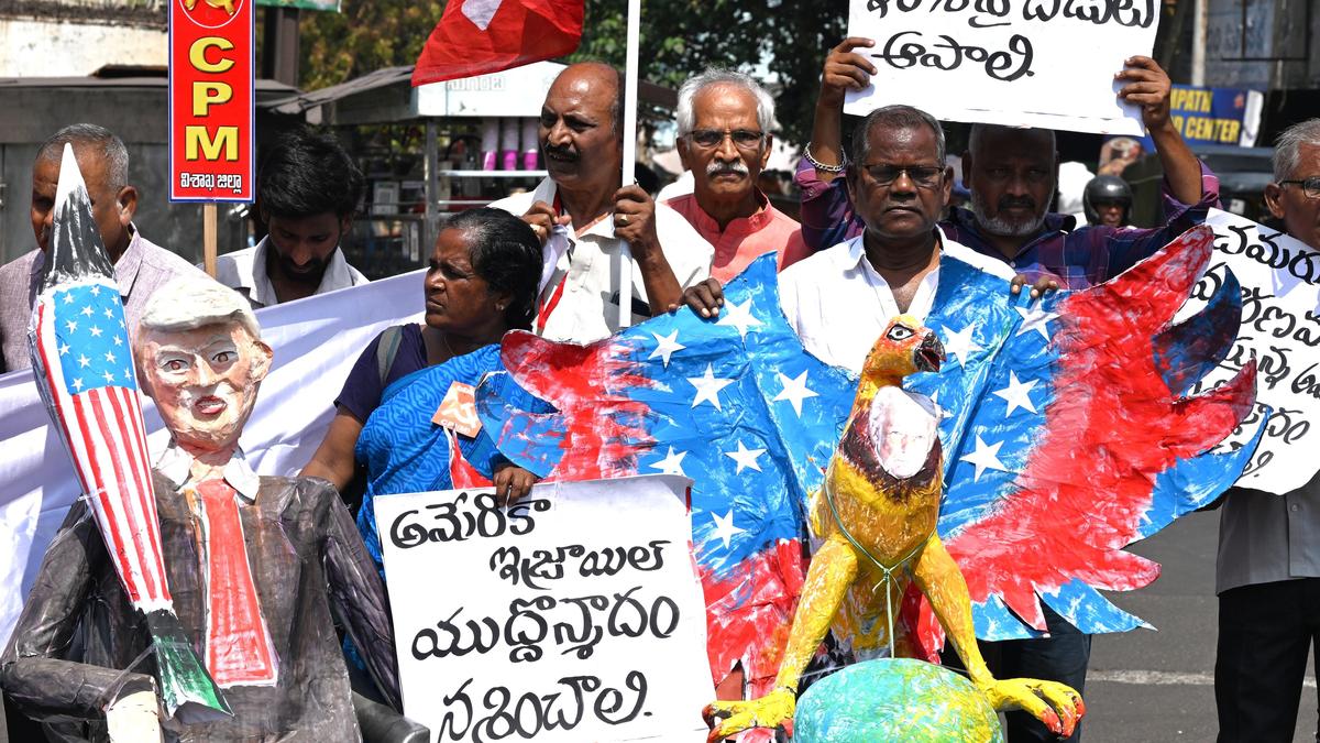 Left parties protest in Vizag against attacks on Iran