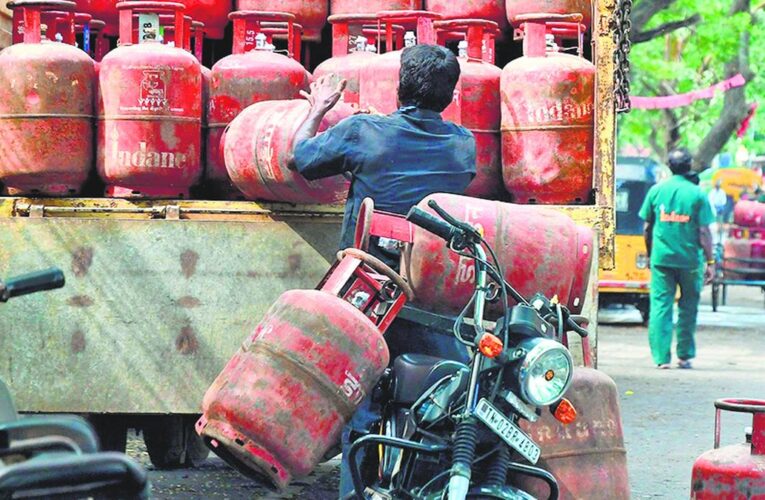 Gulf Tensions Raise LPG Supply Worries in Andhra Pradesh