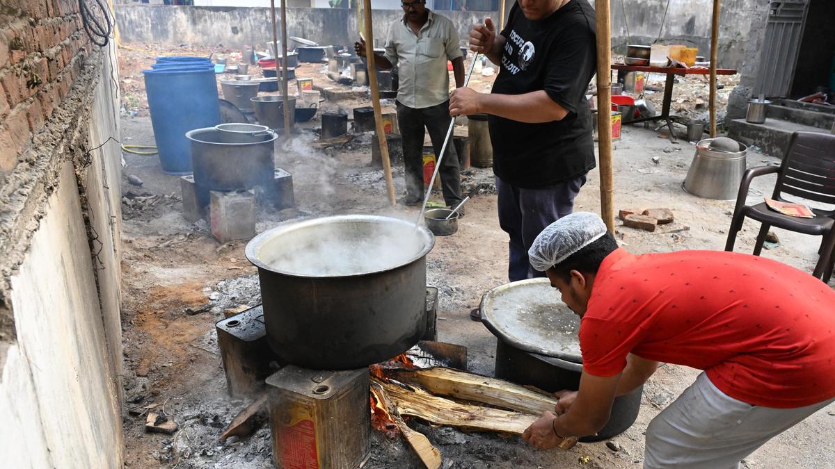 No shortage of domestic LPG cylinders in district, says Joint Collector