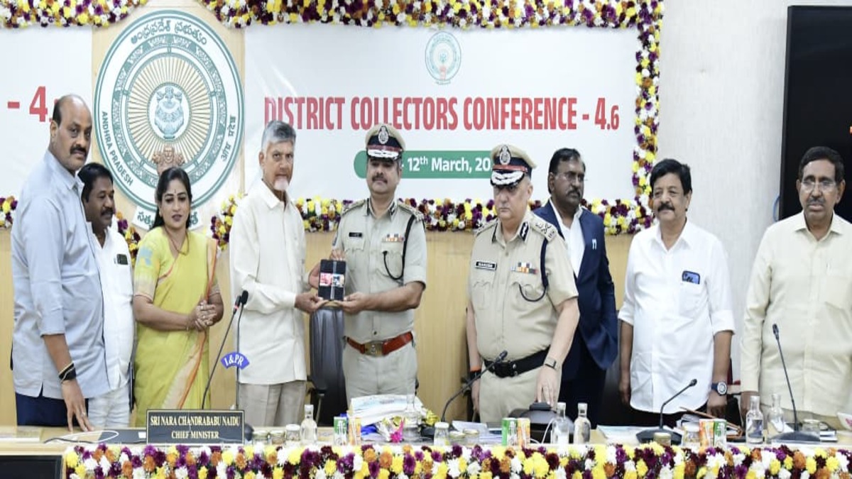 CM unveils cybercrime awareness films by Vizag police