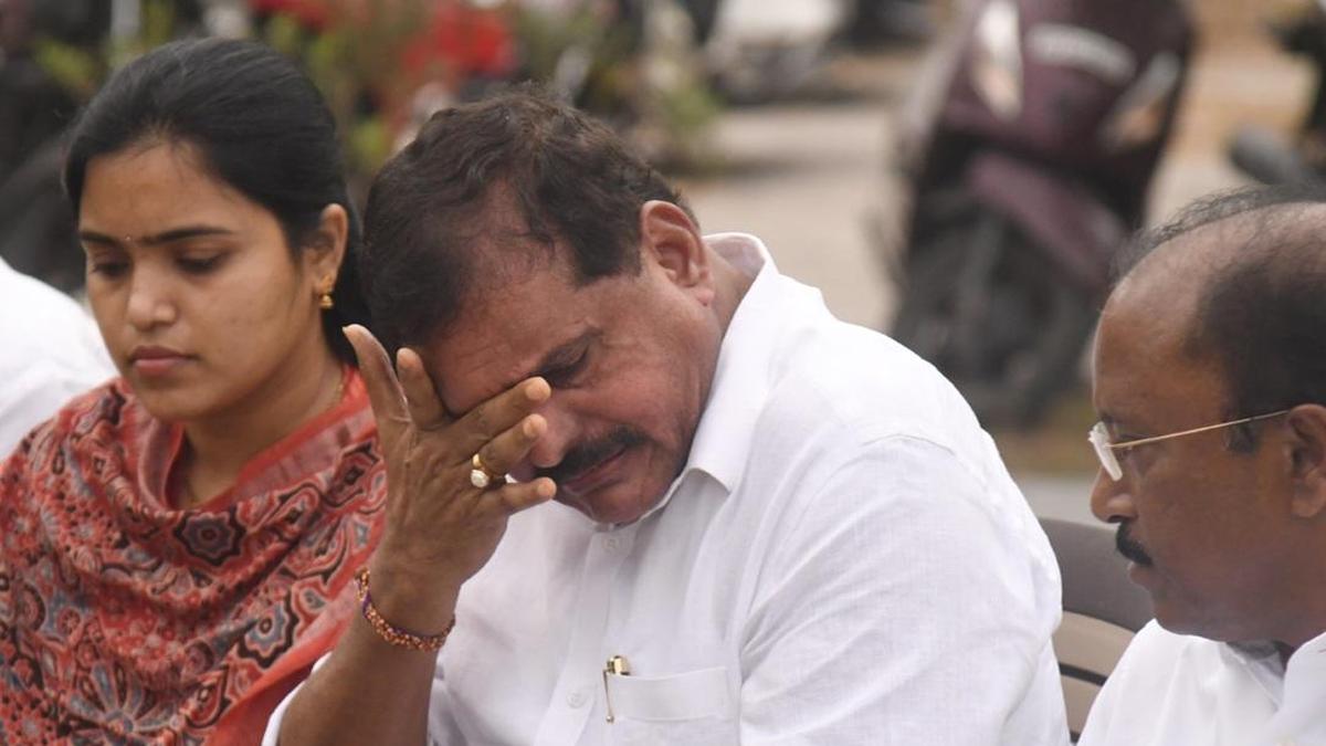 Botcha breaks down, slams Atchannaidu over remarks on YSR