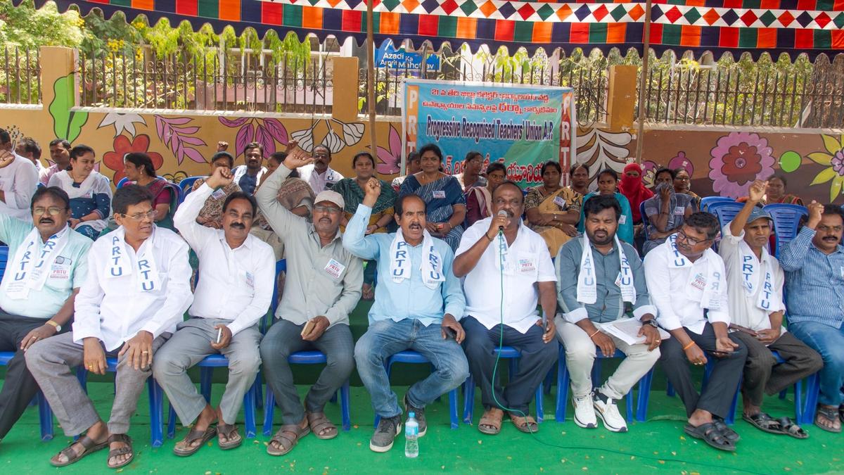 Hundreds of teachers protest in Visakhapatnam over pending demands