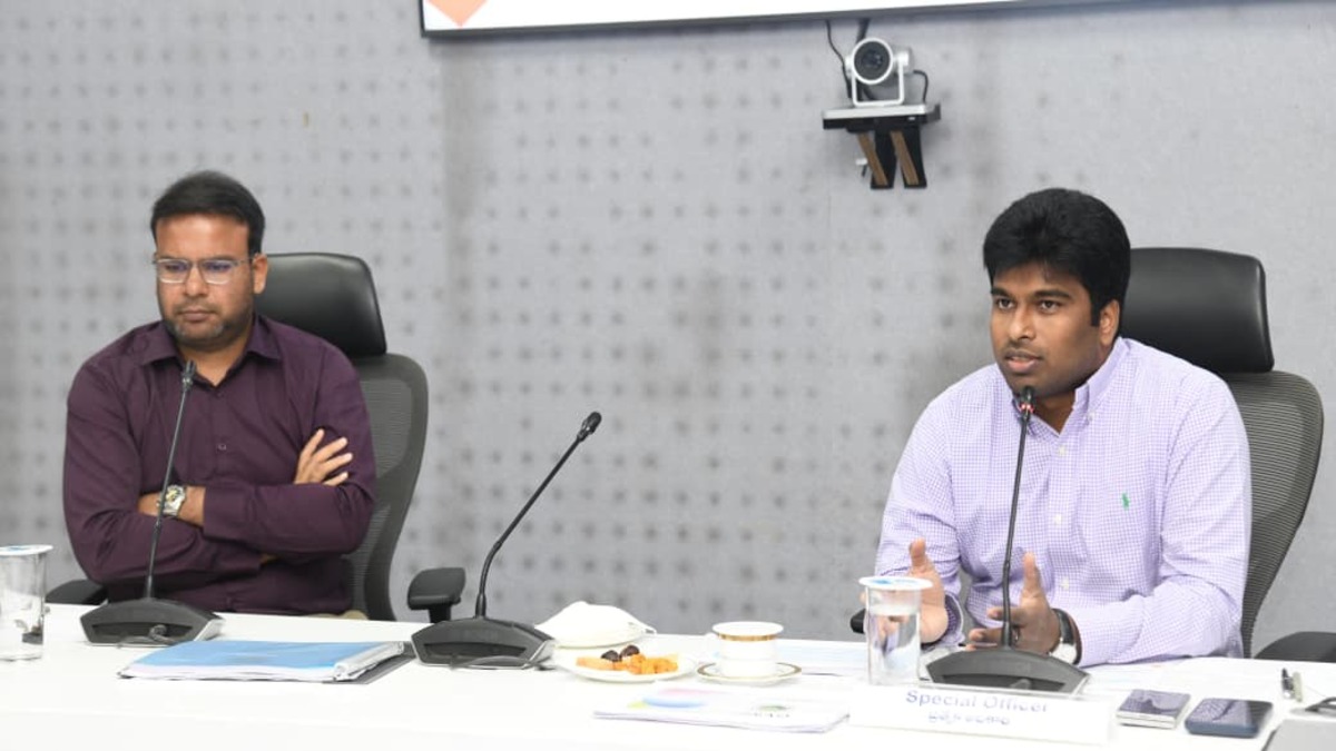 Collector pushes cleanliness, summer relief agenda