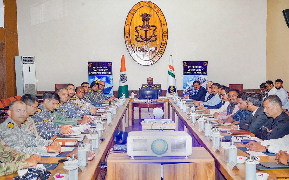 Indian Navy Reviews Offshore Security Plans