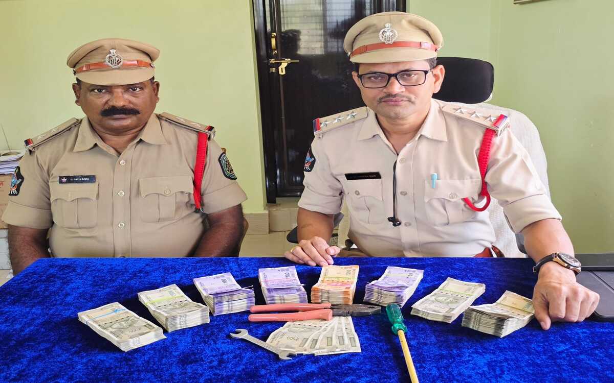 Two arrested in Visakhapatnam roof burglary case; ₹2.52 lakh recovered