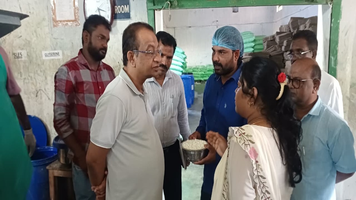 Tribal Welfare Secretary reviews GCC, seeks retail expansion