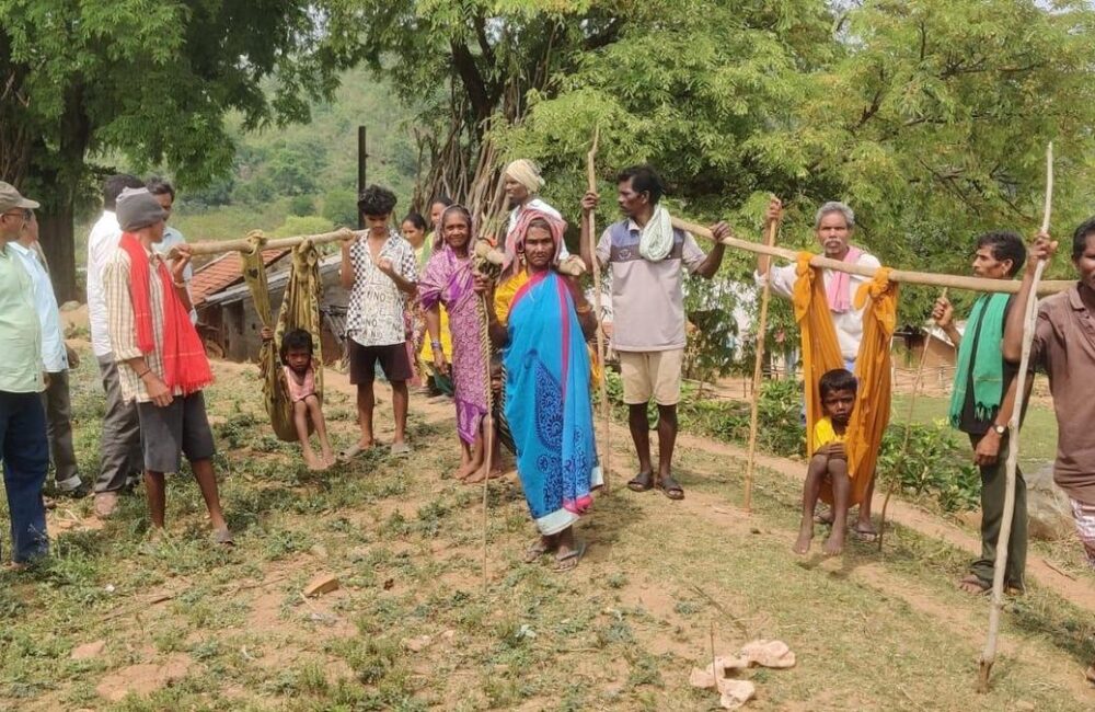 ASR Tribals Protest Over Roadlessness, Carry Dolis to Demand Connectivity