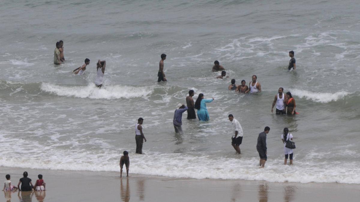 AU Study Identifies Deadly Rip Current Zones Along Vizag Coast