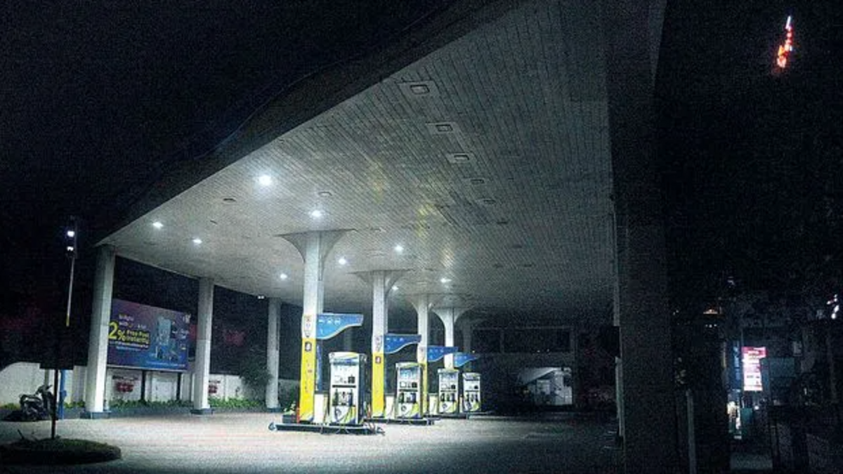 Petrol bunks in Visakhapatnam shut early ahead of fuel price revision
