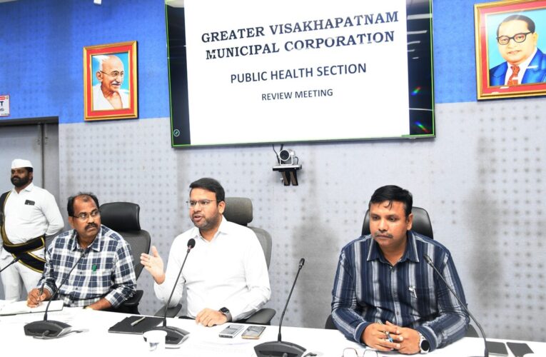GVMC chief gives 30 days to fix sanitation, flags dumping