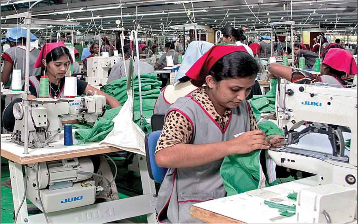 Giriraj Singh Highlights Textile Sector's Employment Potential During Brandix Visit