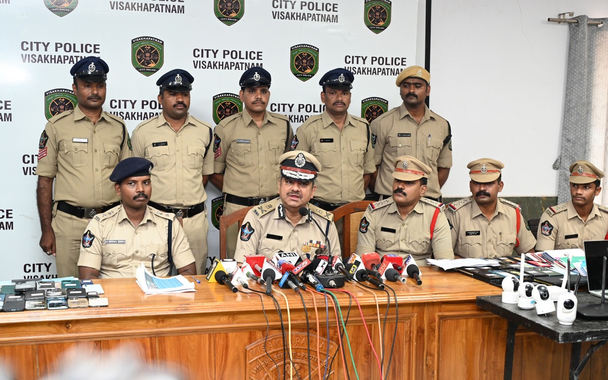 Cyber Crime Police Bust Interstate Betting Racket; ₹400 Crore Transactions Exposed