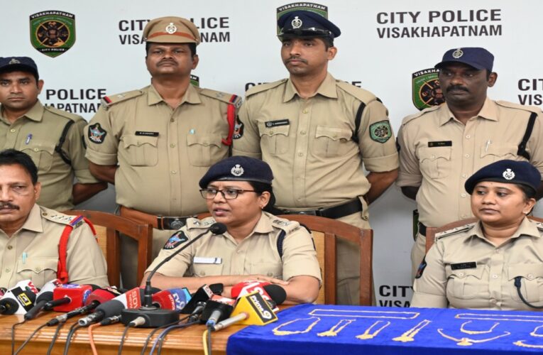 Two held for cheating jewellery shop owner in Visakhapatnam