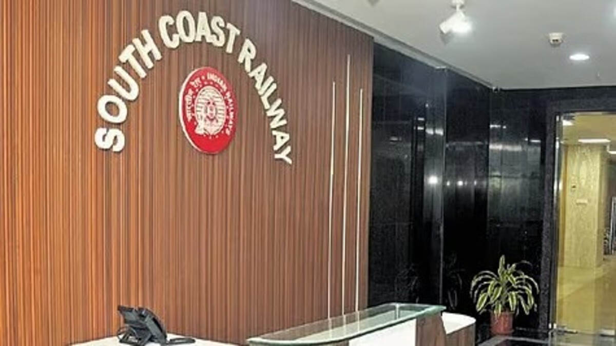 Delay in staff transfers slows preparations for South Coast Railway Zone