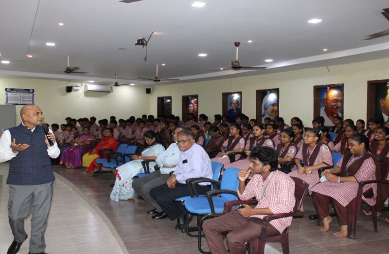 Students urged to develop hobbies to stay away from drugs