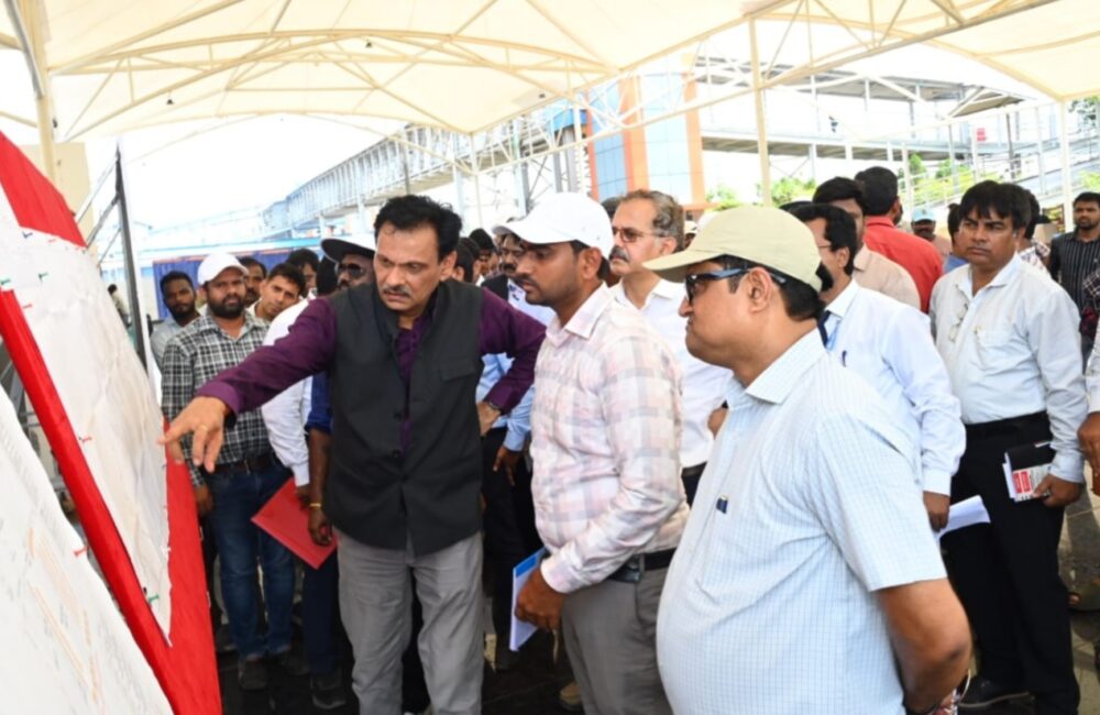 SCR GM inspects Visakhapatnam–Ichchapuram section