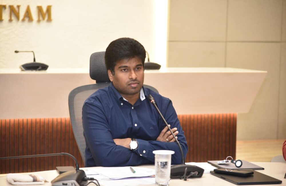 Young professionals urged to improve public service delivery