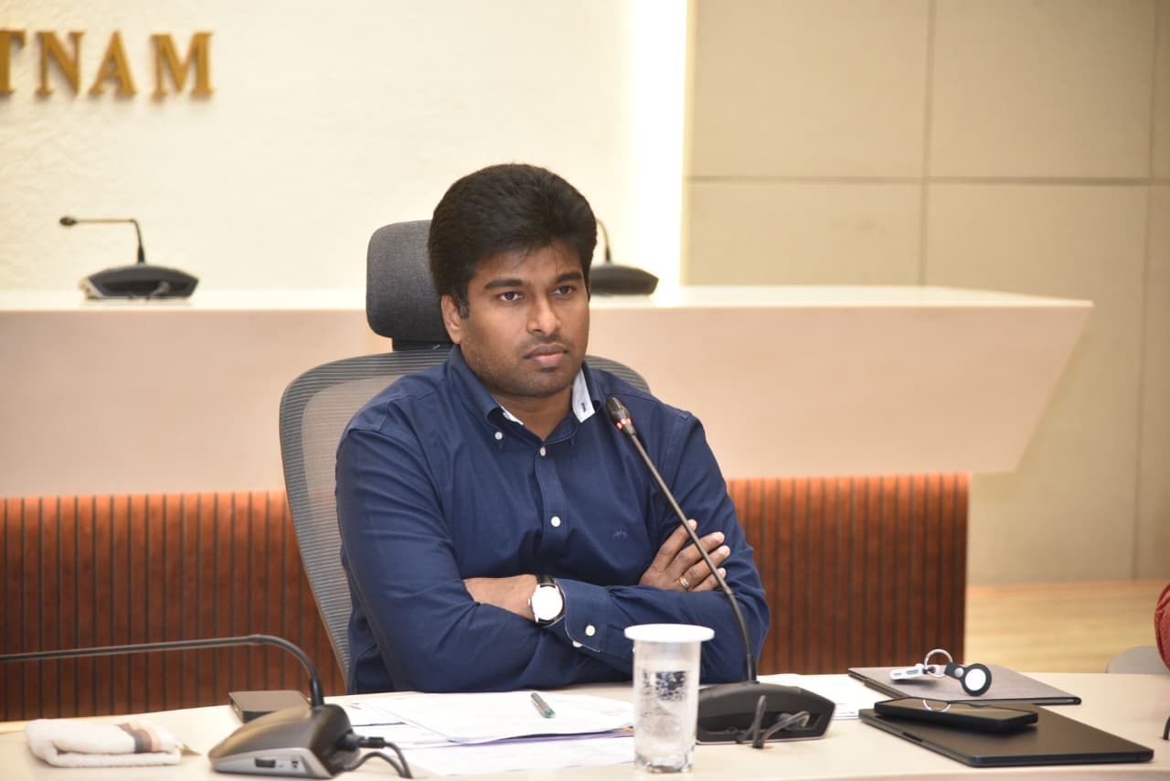 Young professionals urged to improve public service delivery