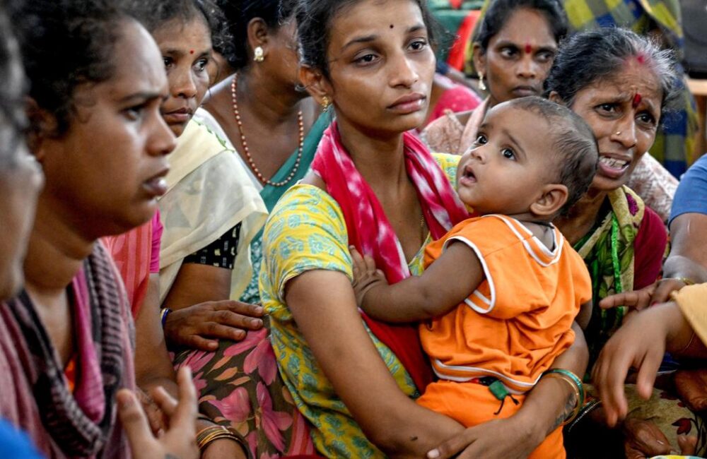 Govt assures aid to missing fishermen's families