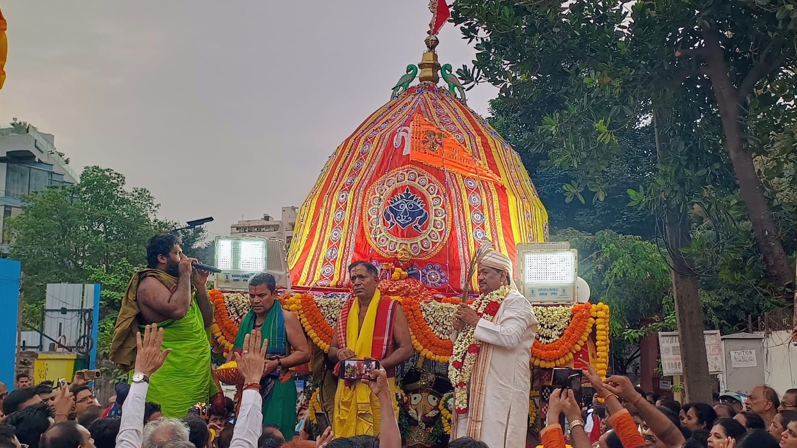 Religious fervour marks beginning of Rath Yatra by USS