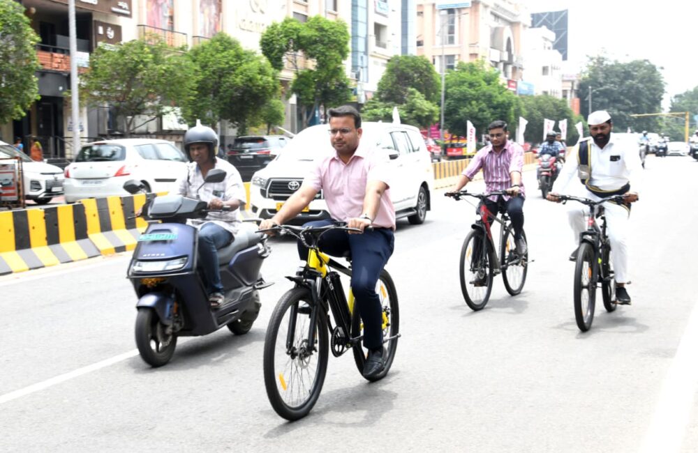 GVMC Commissioner advocates cycling to curb pollution