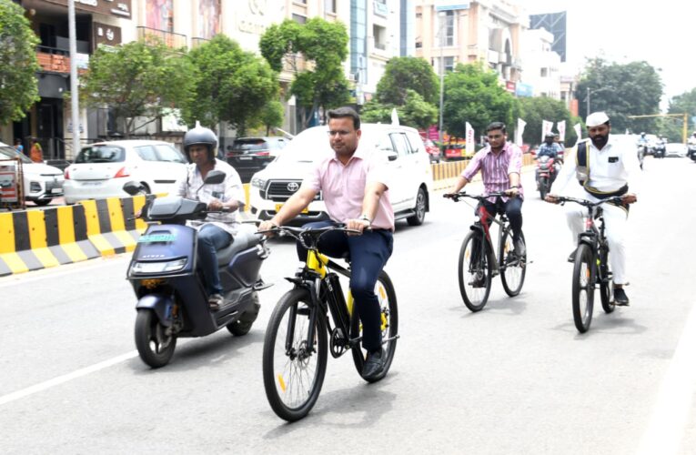 GVMC Commissioner advocates cycling to curb pollution