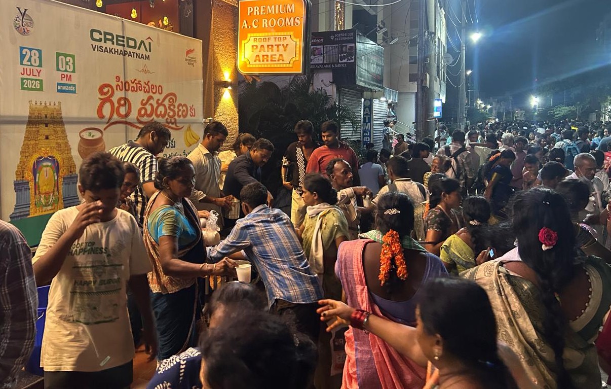 CREDAI Visakhapatnam extends aid to Giripradakshana devotees