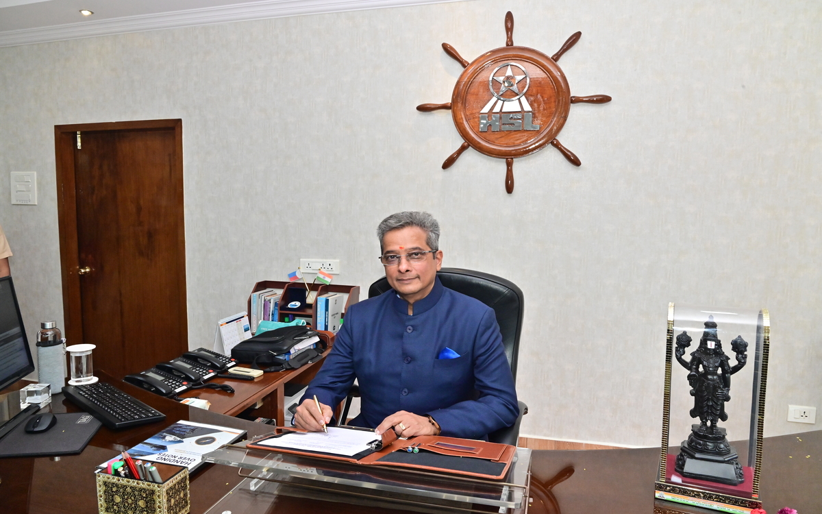 Rear Admiral C. Raghuram takes charge as HSL CMD