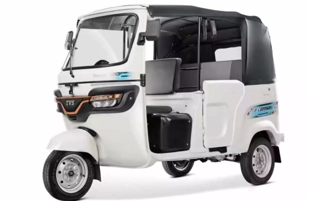 Subsidised e-autos to help DWCRA women gain self-employment in Anakapalle