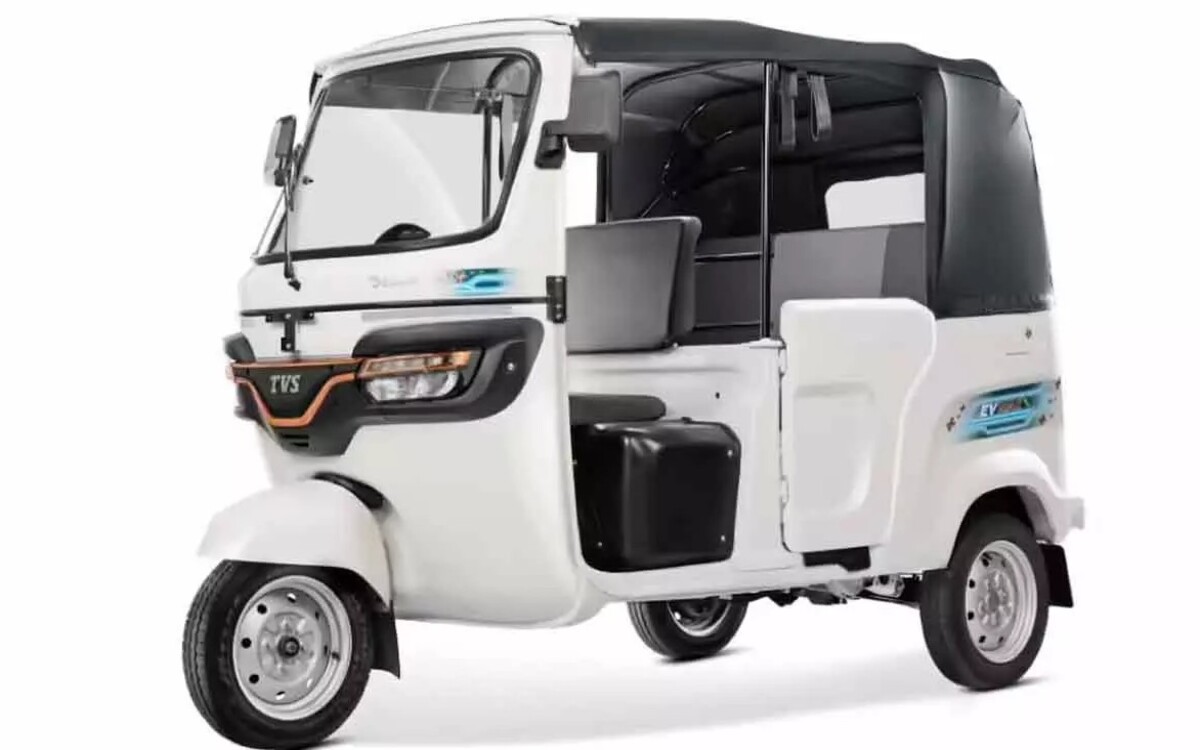 Subsidised e-autos to help DWCRA women gain self-employment in Anakapalle