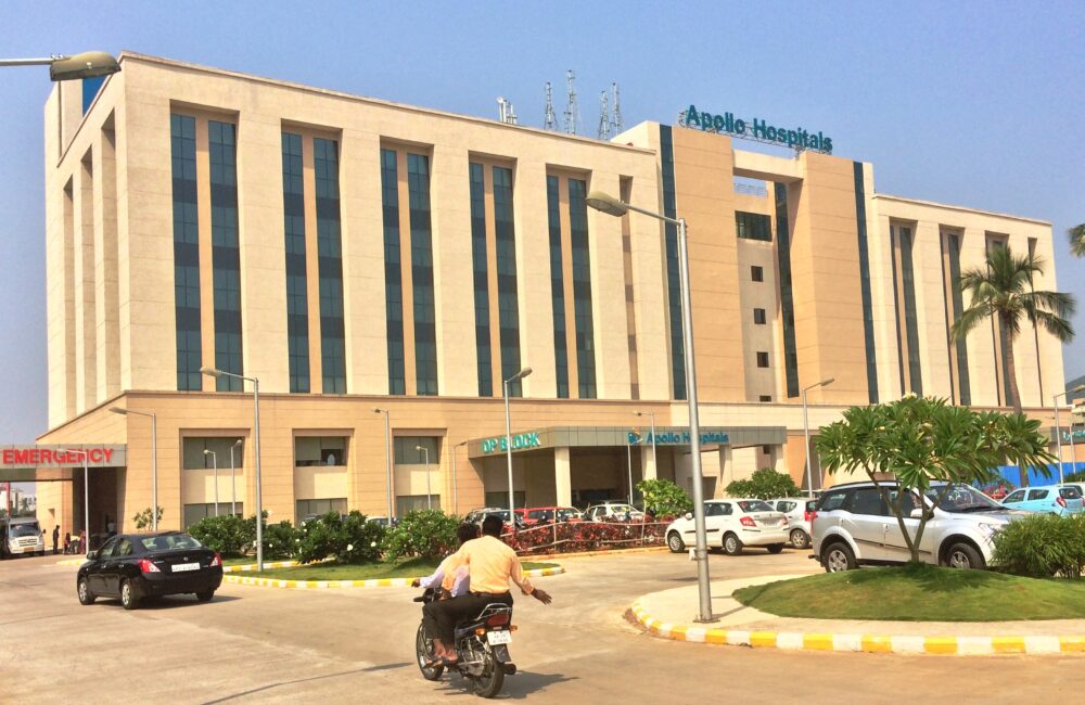 Apollo doctors treat 35-year-old woman with achalasia using advanced endoscopic procedure